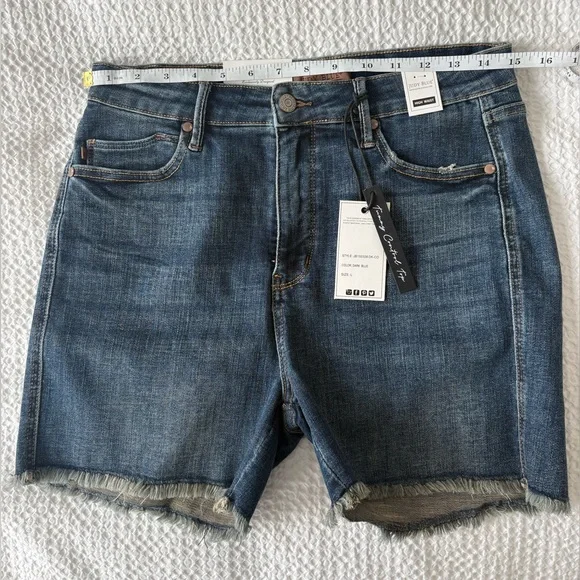 Judy Blue High Waist Tummy Control Cutoff Shorts Dark Wash Raw Hem NWT L - Picture 9 of 12